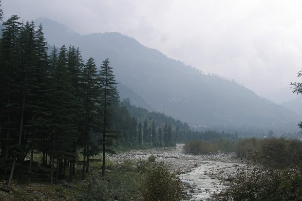 https://en.wikipedia.org/wiki/Kullu_Valley#/media/File:Kullu_Valley,_Beas_River_near_Manali,_India.jpg